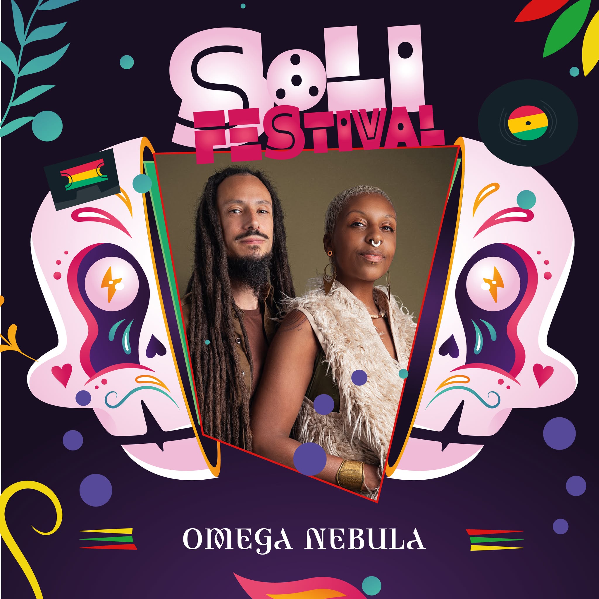 Omega-Nebula Omega Nebula 2026-08-29  Le duo de dub électronique OMEGA NEBULA est une force. Leur musique reprend les éléments les plus puissants du dub reggae et du dubstep et les transforme en hymnes exaltants et chargés d’émotions avec une identité sonore unique. S’inspirant de la scène sound system britannique, des clubs de dub et des sous cultures axées sur la
basse, leur son fait trembler le coeur avec un message profond et une énergie revigorante. Le duo mari et femme multi-insturmentiste Adjua et Dean Forrest, qui ont dirigé ensemble le groupe de reggae BACKBEAT Soundsystem de huit musiciens sur EASY STAR Records, ont uni leurs forces pour poursuivre leur obsession pour les lignes de basses lourdes et la production d’un dub numérique astucieux.

Combinant leurs prouesses prolifiques en tant qu’auteurs-compositeurs avec leur riche expérience de la performance, ces deux puissances fournissent un spectacle hybride live/électronique épique, imprégné d’effets euphoriques, d’instrumentation live et de voix percutantes. OMEGA NEBULA est frais, excitant et son élan est inébranlable ! Avec une musique de classe internationale qui englobe des messages d’unité, d’amour, de paix et de progression, ce duo mythique ne peut absolument pas manquer de gagner les coeurs et les esprits de la nouvelle génération dub autant que des vétérans du dub reggae à l’ancienne.

Avec le soutien continu des DJs de la BBC sur 1Xtra et BBC 6, OMEGA NEBULA est en plein essor et leur spectacle en live est un incontournable !