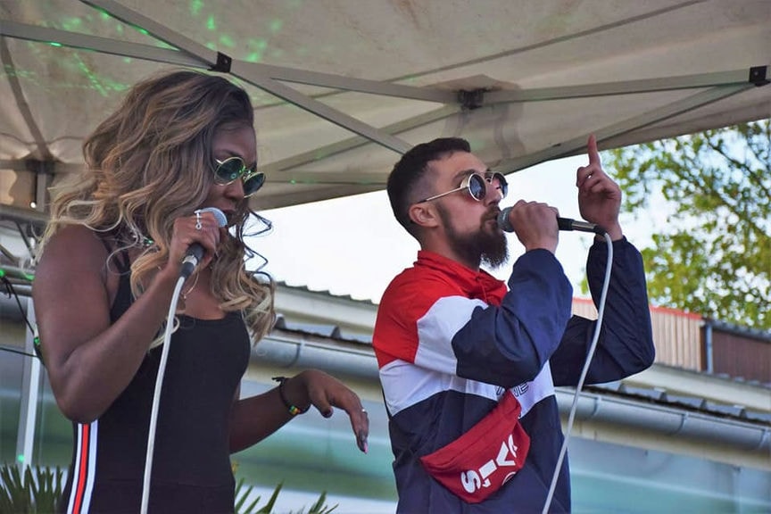 P-E-R-E-Z-Ft-Khrys-Phoenix P.E.R.E.Z Ft Khrys Phoenix 2019-09-07  P.E.R.E.Z et Khrys Phoenix sont deux artistes incontournables. Bercés dans la musique depuis leur plus jeune âge, ils multiplient les concerts, festivals, showcase, vidéo clip ( dont 1 clip réalisé en Inde ) et s'auto produisent dans un univers HipHop, Soul et chant.