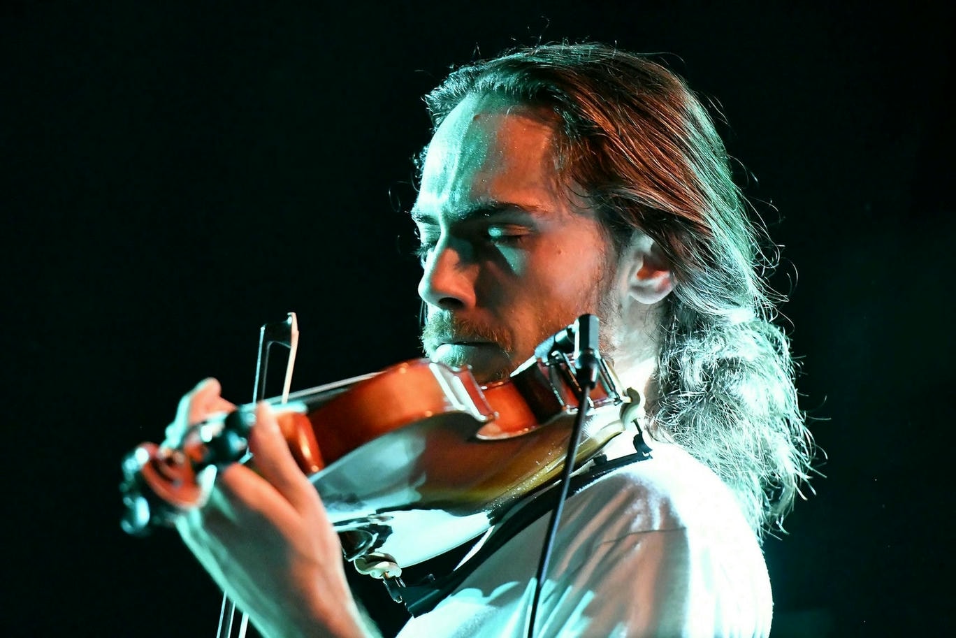 Sumac-Dub Sumac Dub 2024-08-23  Violoniste de formation et voyageur compulsif, Sumac Dub a trouvé dans la musique un moyen de créer des mondes inconnus qu’il explore sans limites. 

Riche de multiples influences musicales et largement influencé par la scène électro dub actuelle, Sumac donne naissance à un dub dans lequel harmonie et puissance s'accordent avec brio.       